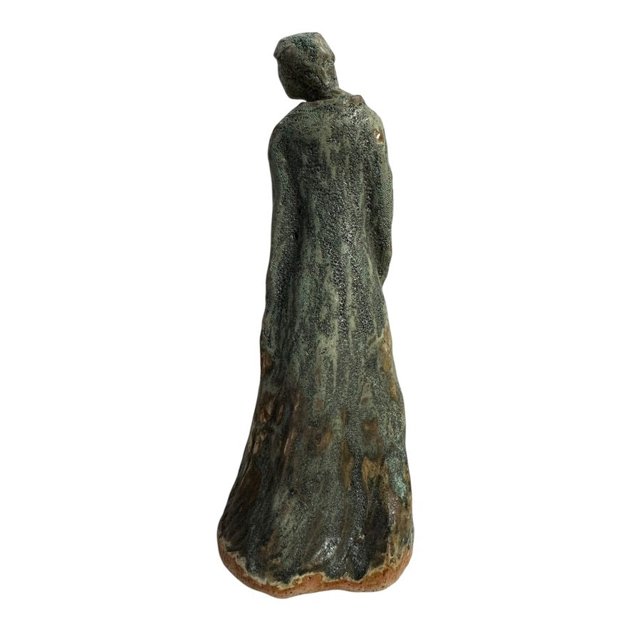 Standing Lady Draped B60