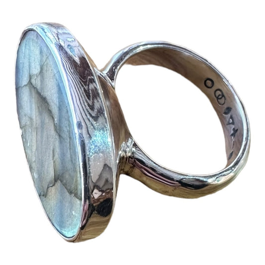 Amulet Aura Ring with Labradorite