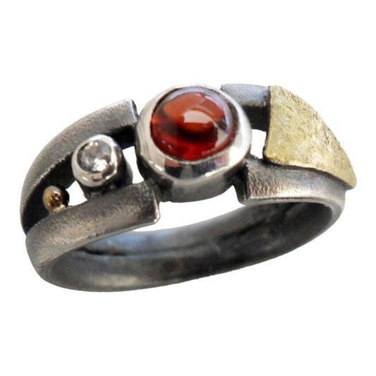 Ring - Garnet Centred