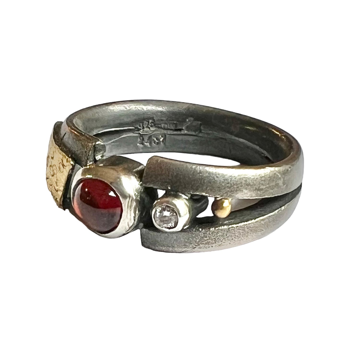 Ring - Garnet Centred